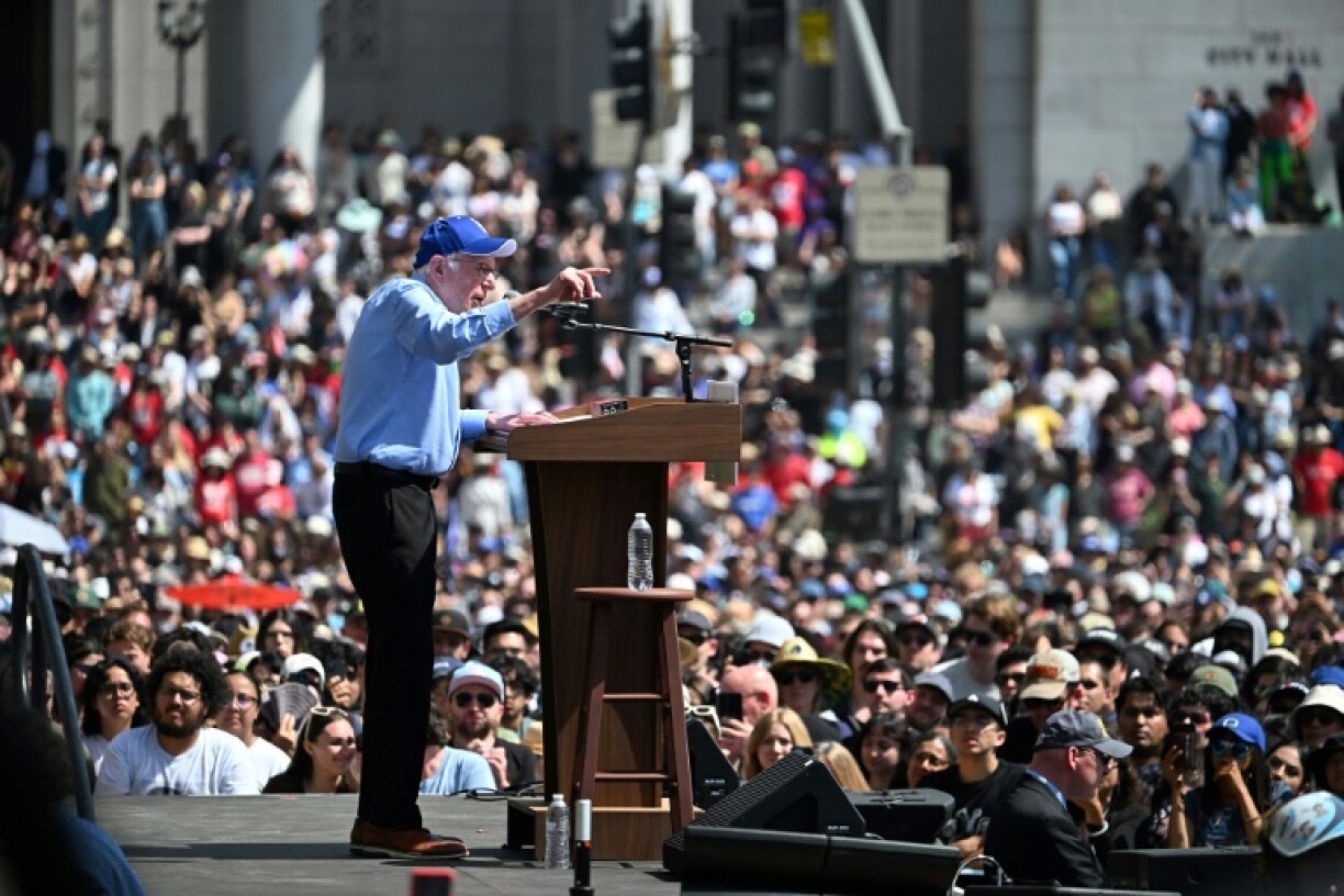 Bernie Sanders, en meeting à Los Angeles, le 12 avril 2025