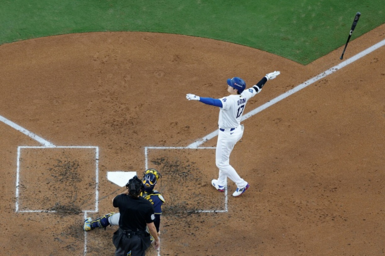 Shohei Ohtani's first home run in nearly two months fired the Dodgers into a 4-0 lead