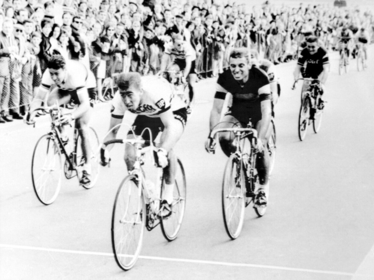 One that got away: Rik Van Looy (right) finishing second in the 1964 Paris-Brussels classic