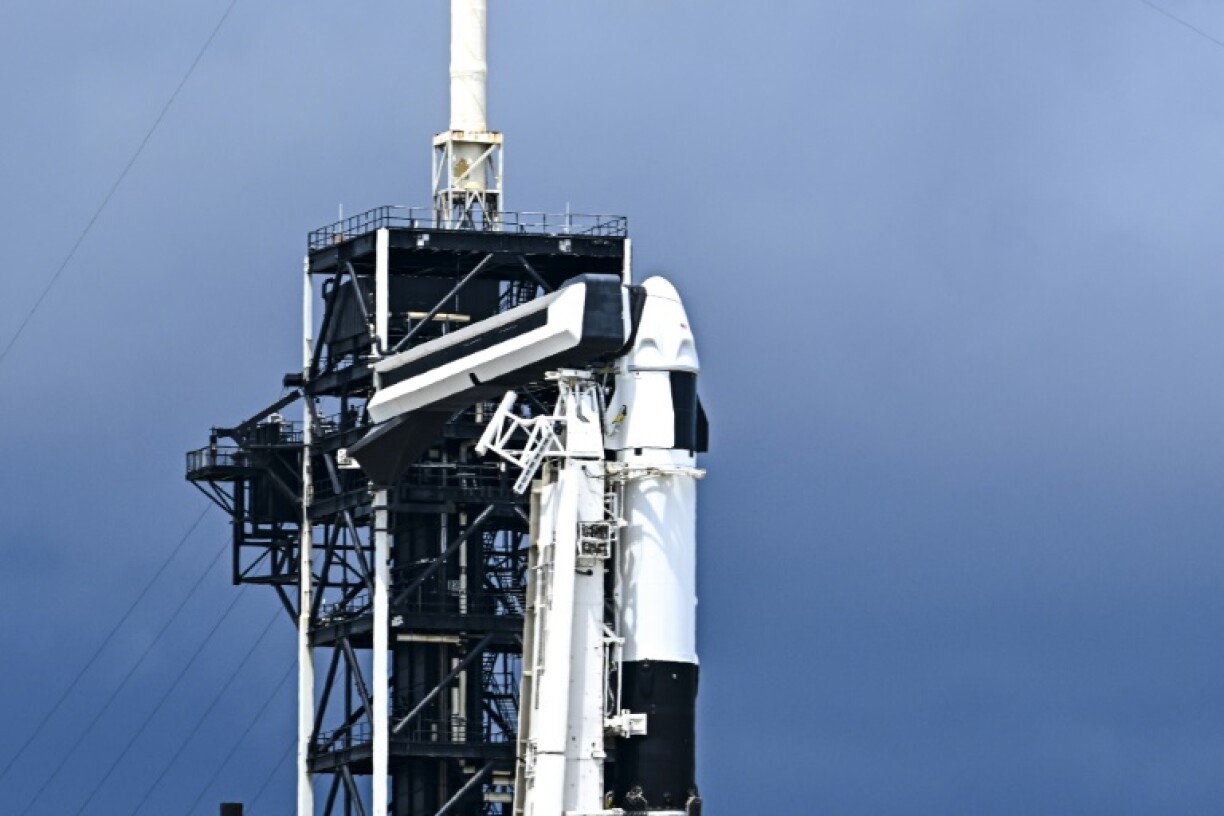 Une fusée Falcon 9 de SpaceX avec la capsule Crew Dragon Resilience pour la mission Polaris Down, au Centre spatial Kennedy, le 26 août 2024 en Floride