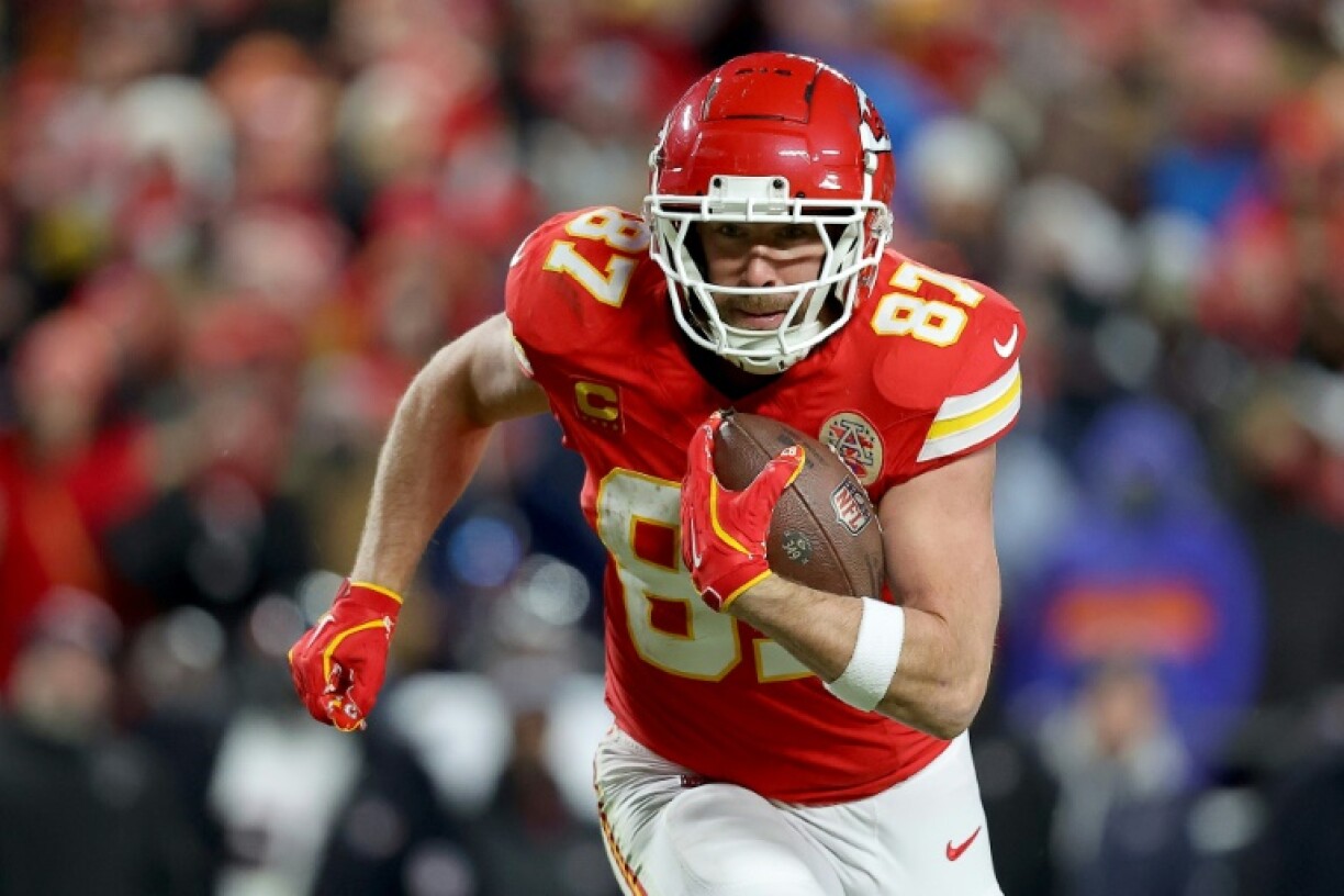 Travis Kelce delivered a vintage performance to help the Kansas City Chiefs down the Houston Texans in the NFL playoffs on Saturday