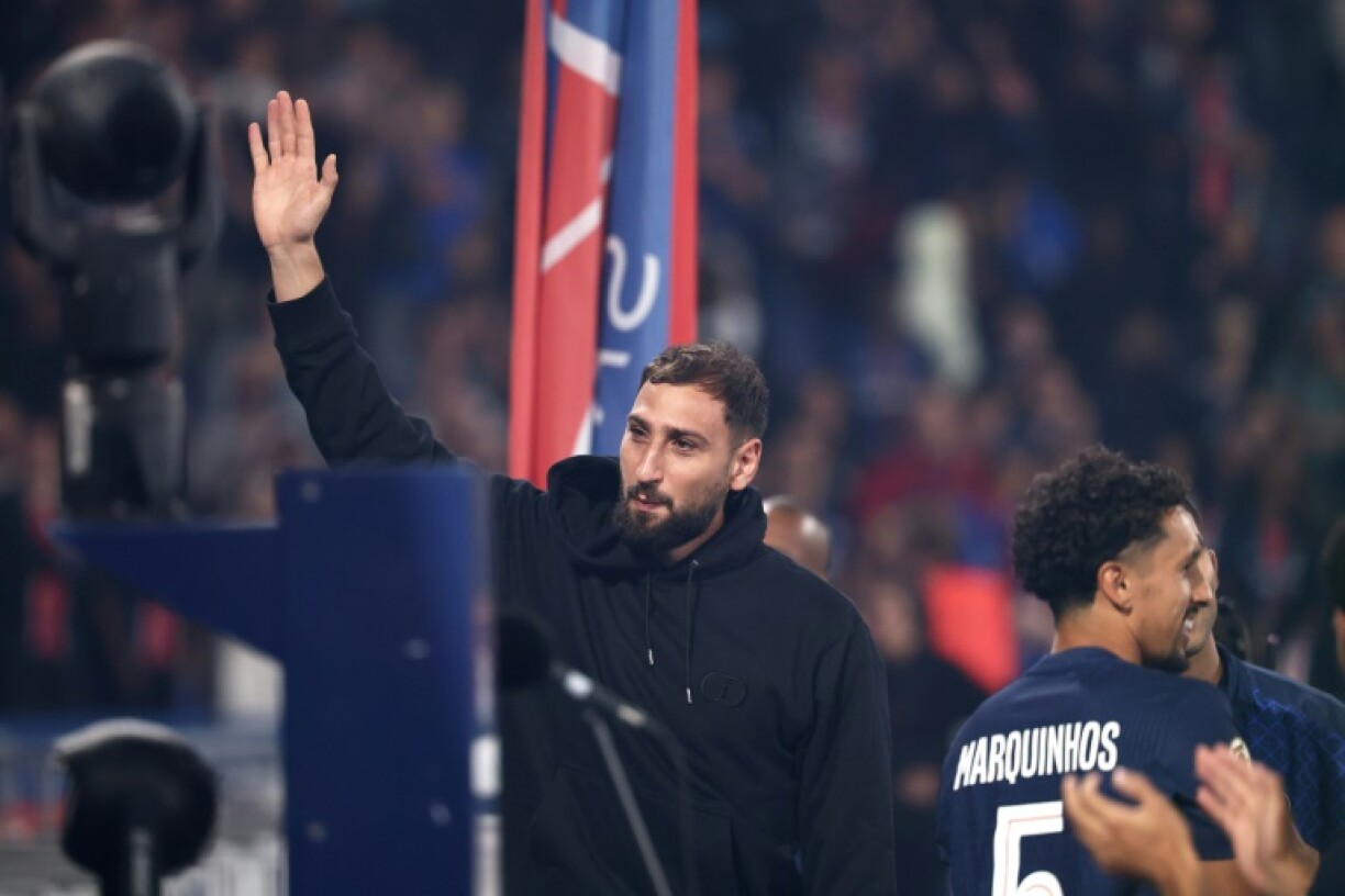 Gianluigi Donnarumma, who has been frozen out by Paris Saint-Germain, appeared on the Parc des Princes pitch on Friday to take the acclaim of the crowd