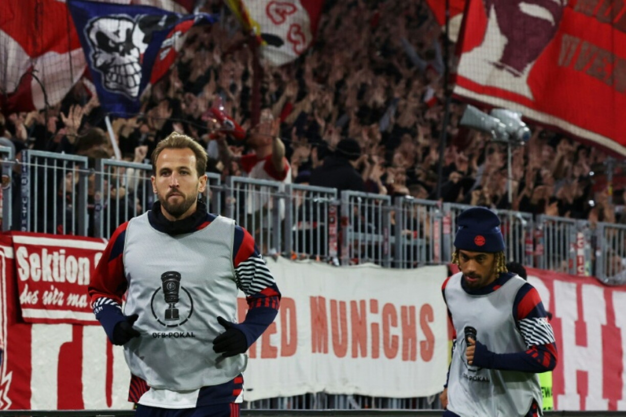 Bayern Munich forward Harry Kane warms up before the match against Magdeburg on Wednesday.
