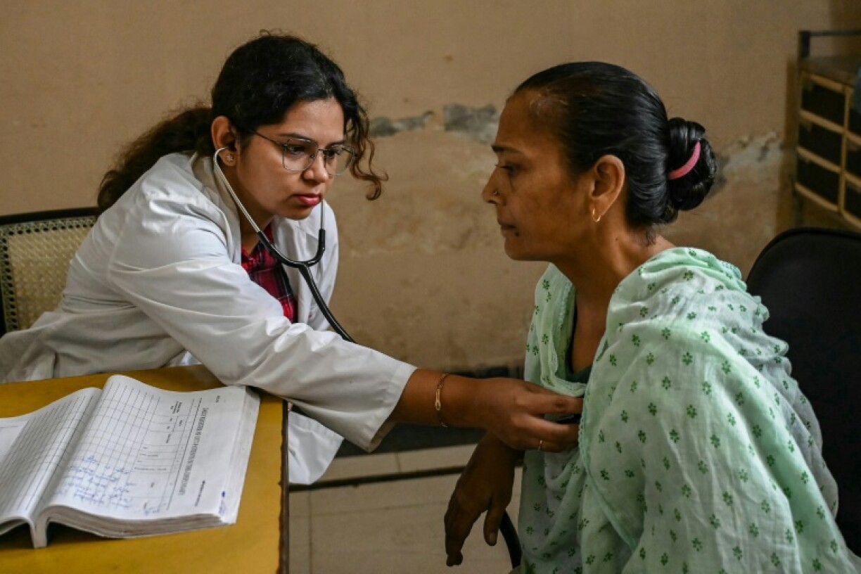 Un médecin travaillant aux urgences de l'hôpital Guru Nanak Dev à Amritsar le 17 août 2024.