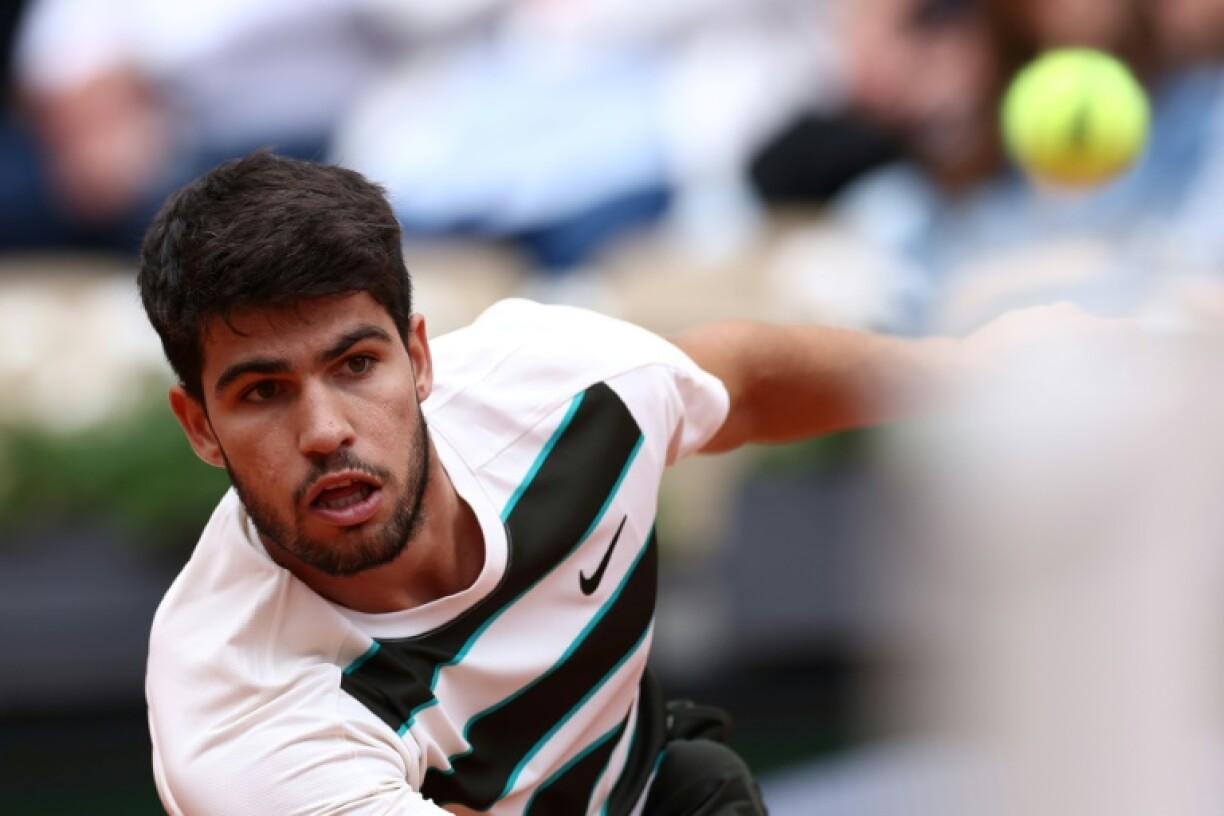 Carlos Alcaraz made short work of his first-round tie at Roland Garros