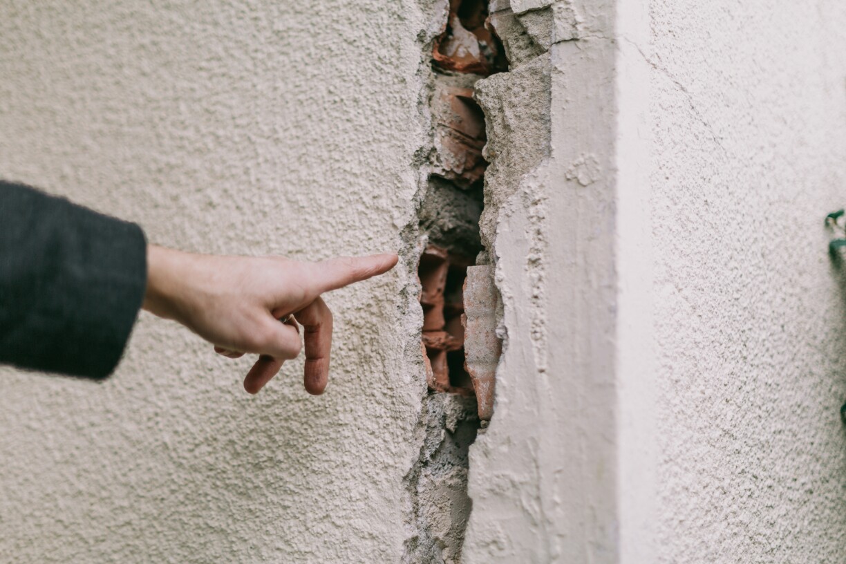 Alors que les aléas climatiques ne cessent de provoquer des dégâts sur les habitations, les assurances se disent obligées de répercuter les surcoûts.