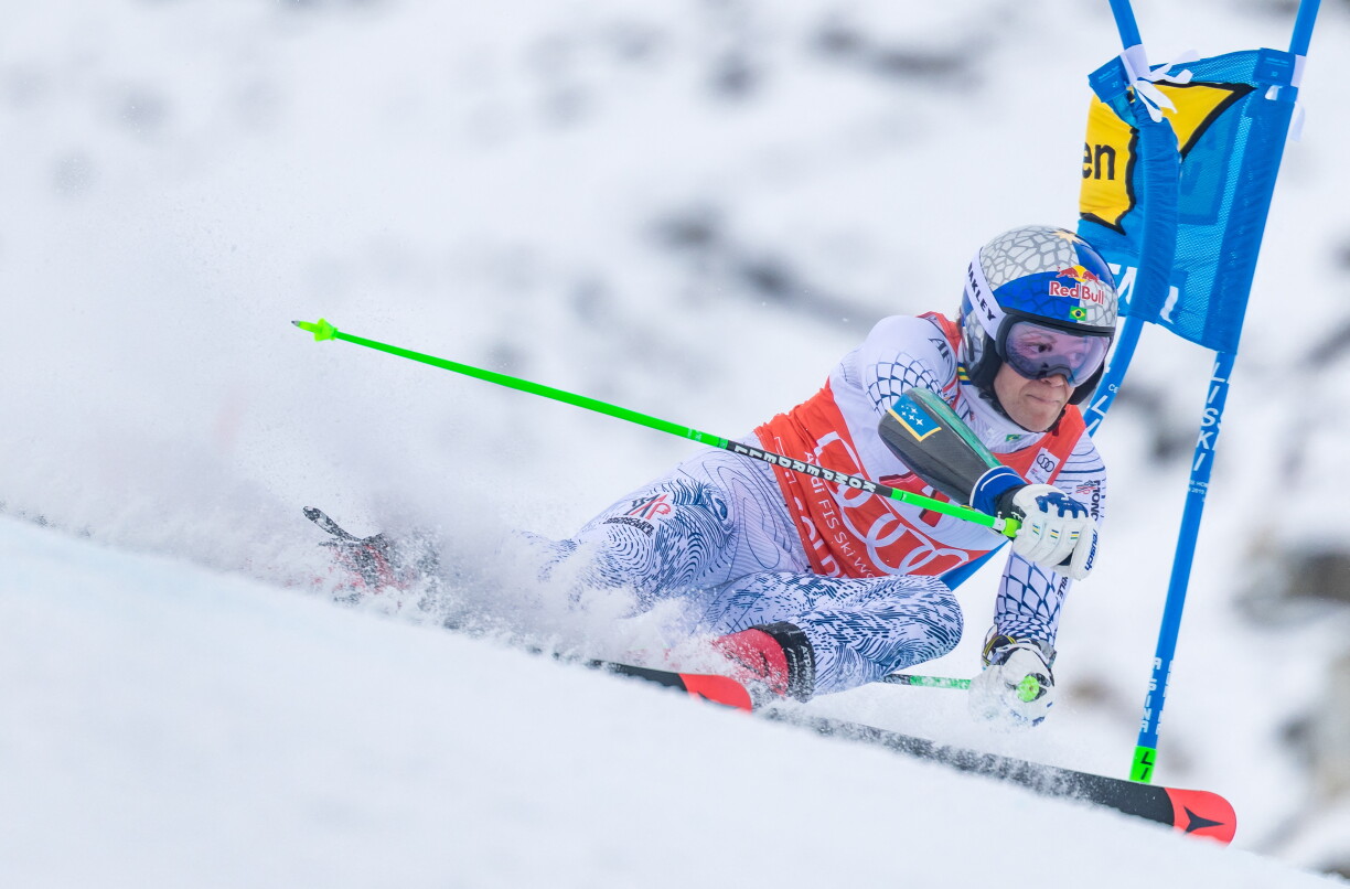 Brazil's Lucas Braathen competes during the first run of the men's Giant Slalom competition of the Alpine World Cup in Soelden, on October 25, 2026. (Photo by Johann GRODER / various sources / AFP) / AUSTRIA OUT
