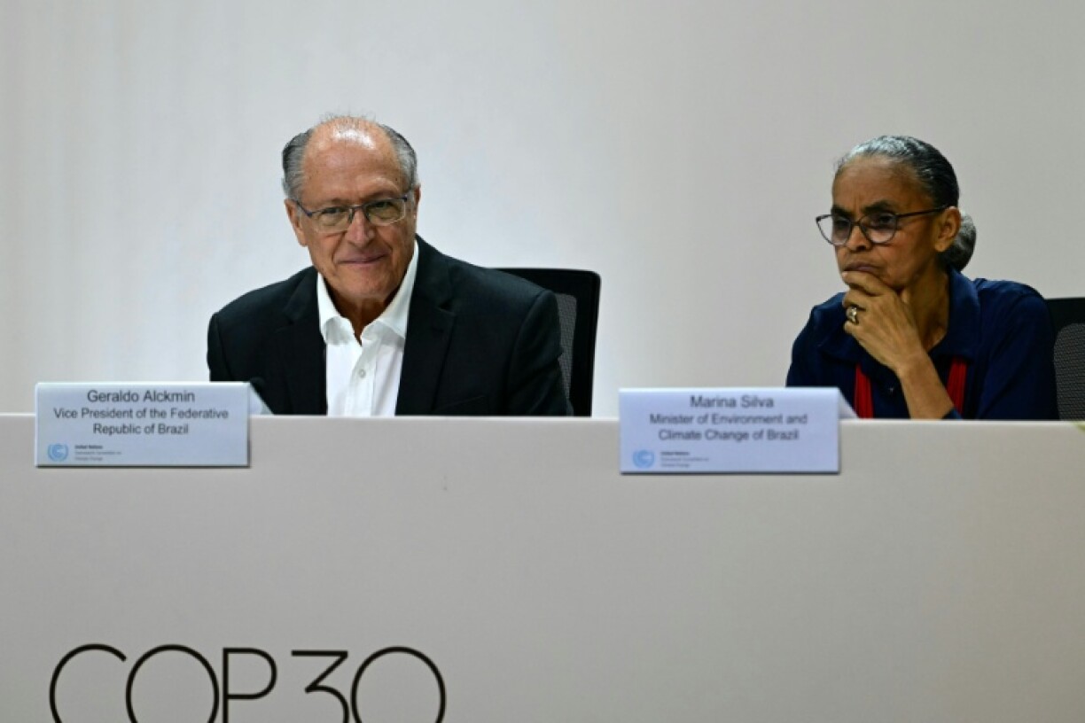 Brazil's Vice President and Minister of Industry and Trade Geraldo Alckmin (L) and Brazil's Environment Minister Marina Silva addressed the press in Belem on Monday