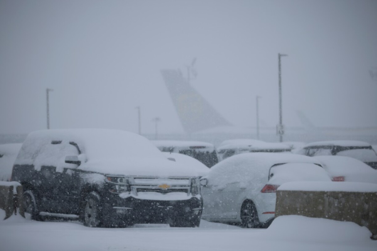 Snowfall in Lousiville, Kentucky forced dozens of flight cancellations
