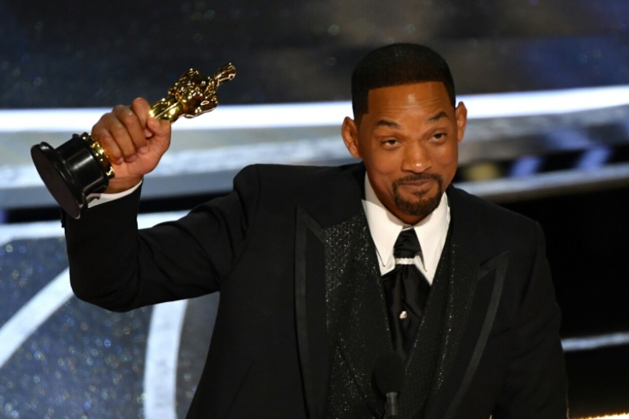 L'acteur américain Will Smith reçoit l'Oscar du meilleur acteur, le 27 mars 2022 à Hollywood