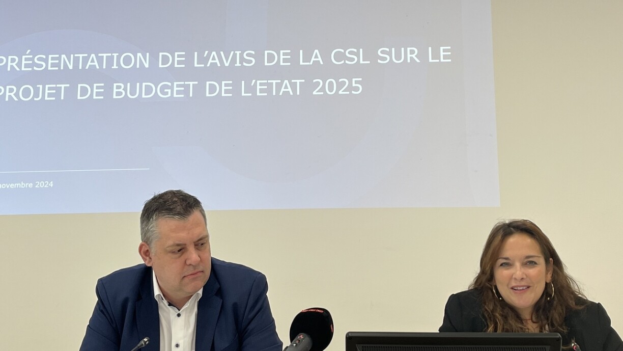 Sylvain Hoffmann (left) and Nora Back (right), director and president of the Chamber of Employees, respectively.