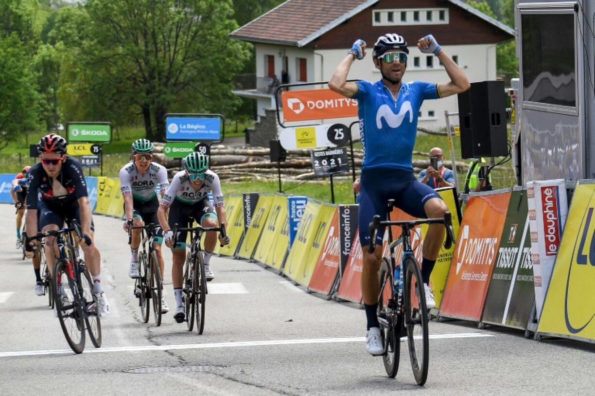 L'Espagnol Alejandro Valverde, vainqueur de la 6e étape du Critérium du Dauphiné, disputée entre Loriol-sur-Drôme et Le Sappey-en-Chartreuse, le 4 juin 2021