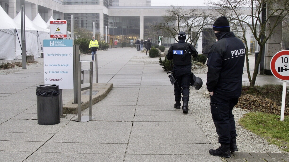 Lundi, devant l'hôpital (HRS) au Kirchberg
