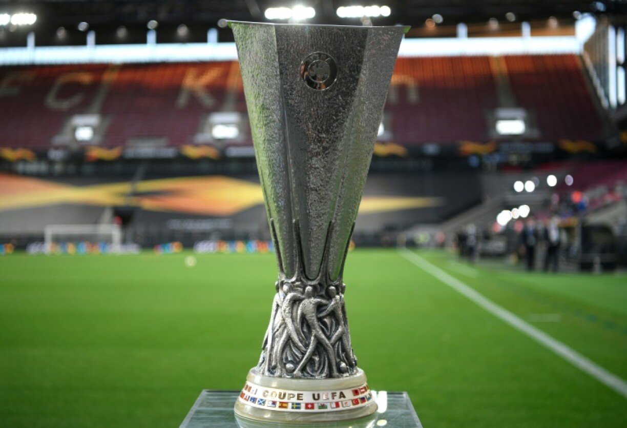 Le trophée de la Ligue Europa exposé à Cologne avant la finale Séville-Inter Milan, le 21 août 2020