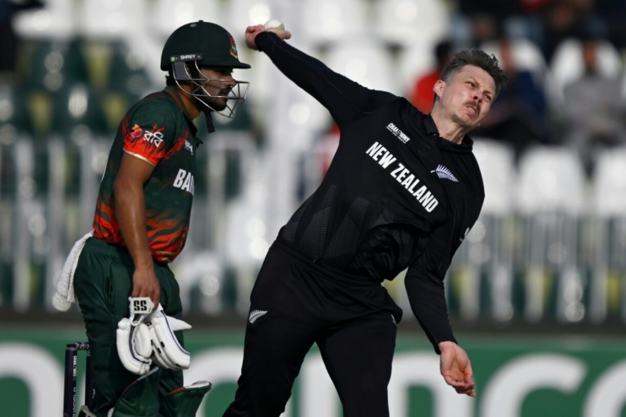 Michael Bracewell (R) was given the Player of the Match award for his 4-26 as New Zealand limited Bangladesh to 236-9 in the Champions Trophy