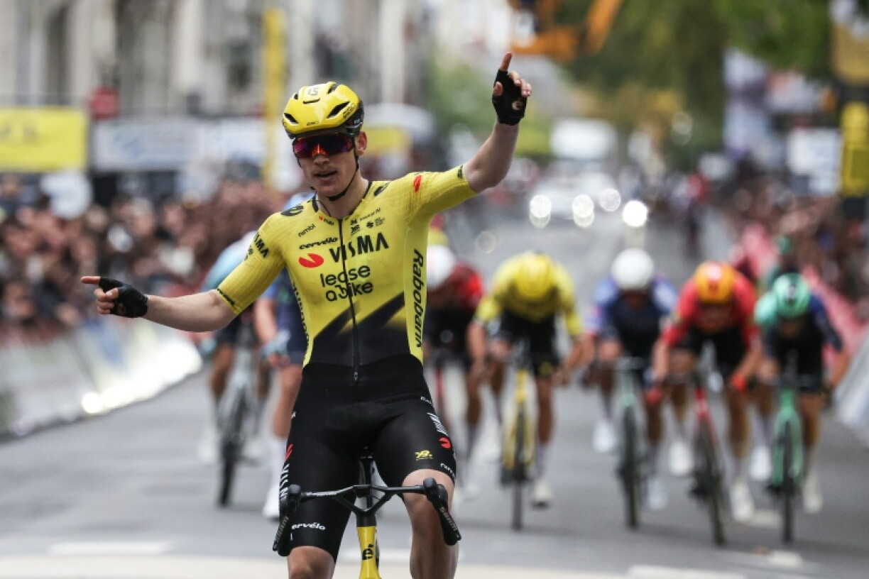 Le Norvégien Per Strand Hagenes vainqueur de la 120e édition de la course cycliste Paris-Tours, le 11 octobre 2026 à Tours