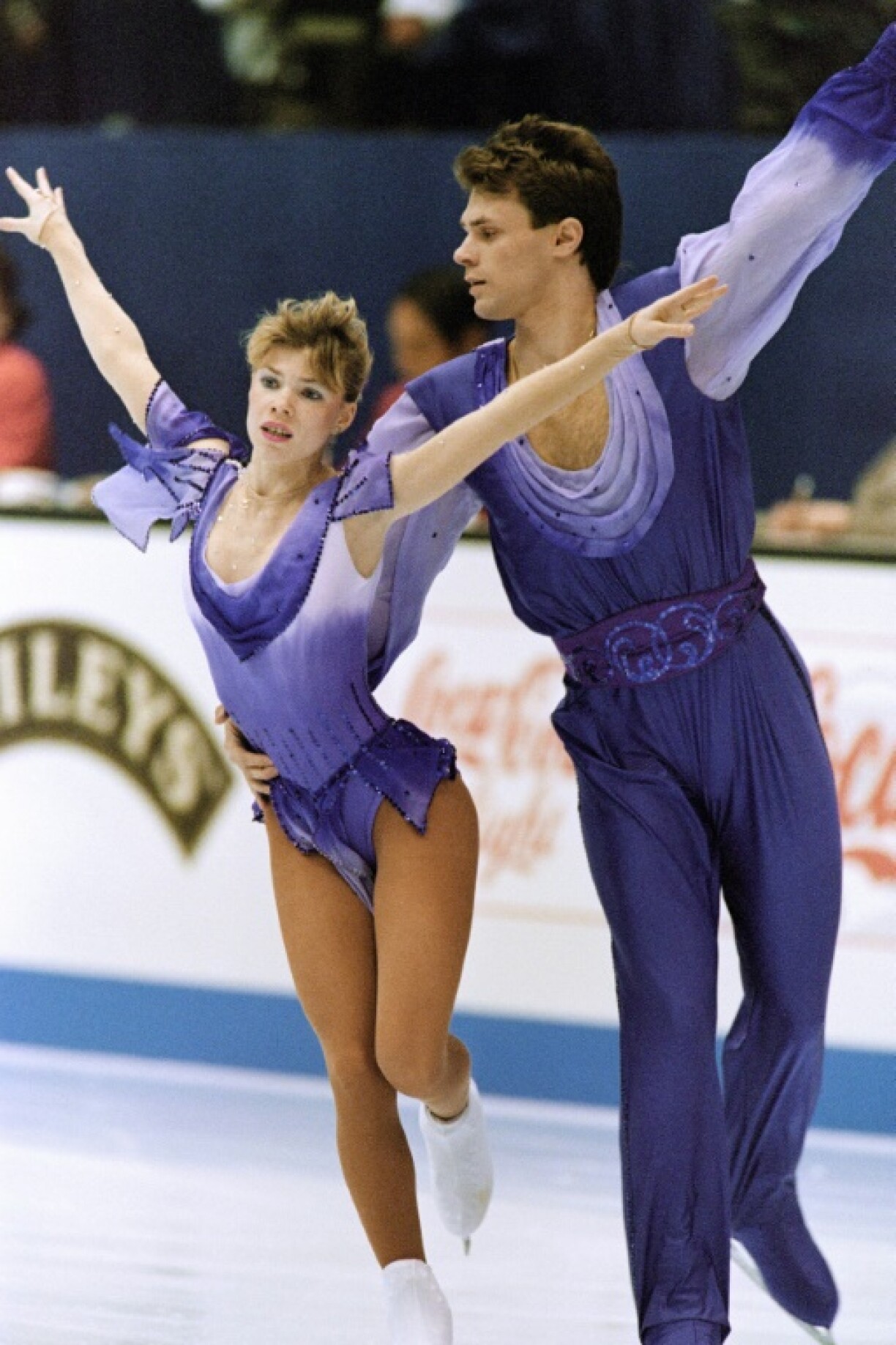 Russian figure skaters Evgenia Shishkova and Vadim Naumov perform on their way to gold at the world championships in 1994