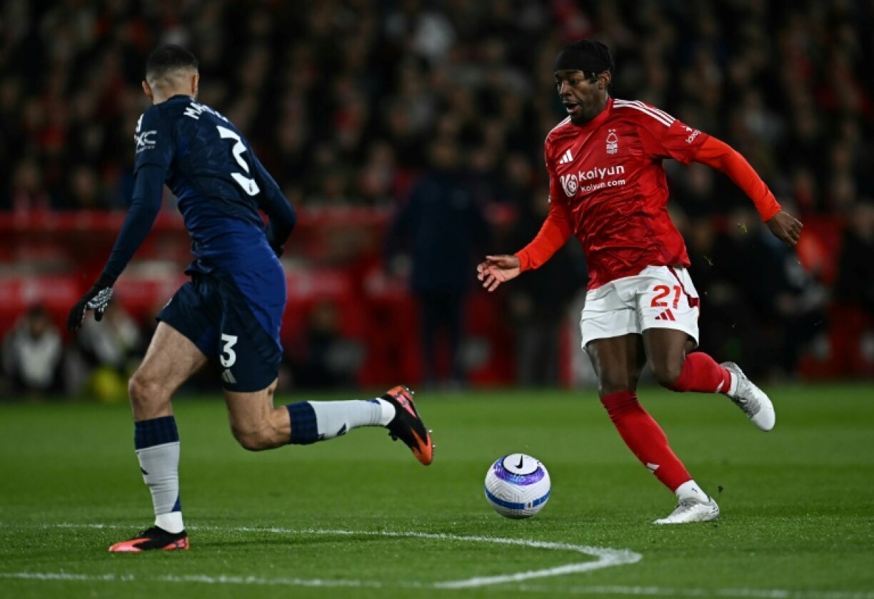 Nottingham Forest's Anthony Elanga (R) scored the winner against Manchester United