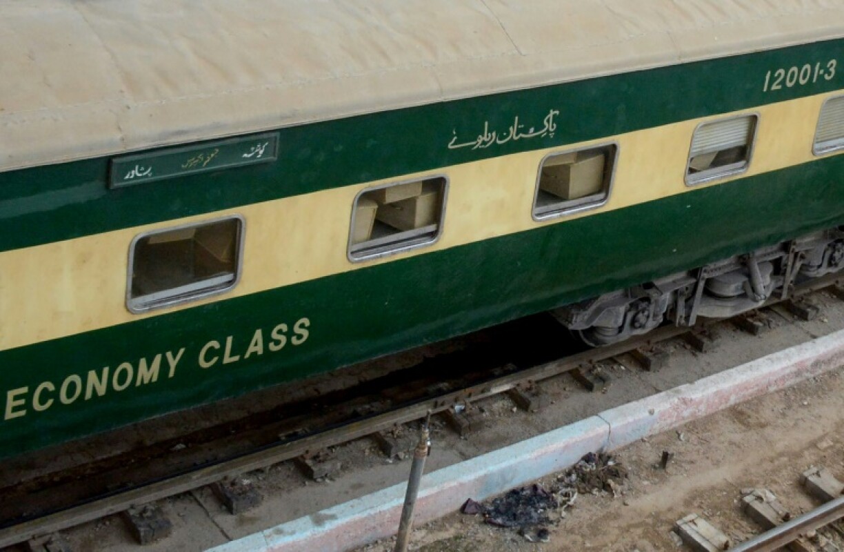 Pakistani security forces have freed more than 340 passengers on a train who had been taken hostage by Balochistan separatists
