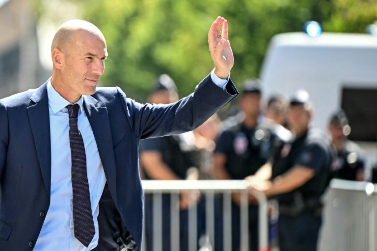 Le sélectionneur des Bleus Zinédine Zidane, après sa conférence de presse de présentation, le 28 juillet 2026 à Paris