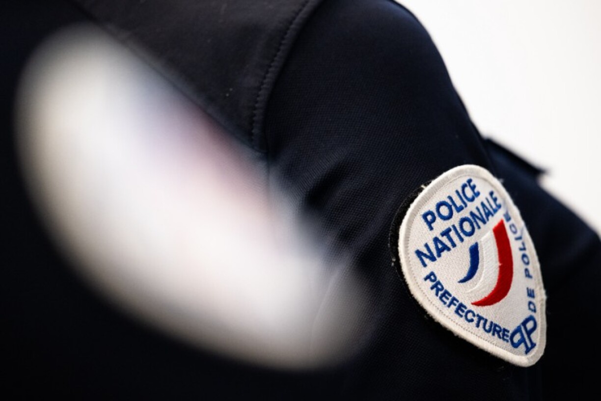 Un écusson de la police nationale à la préfecture de police, à Paris (France), le 4 novembre 2025.