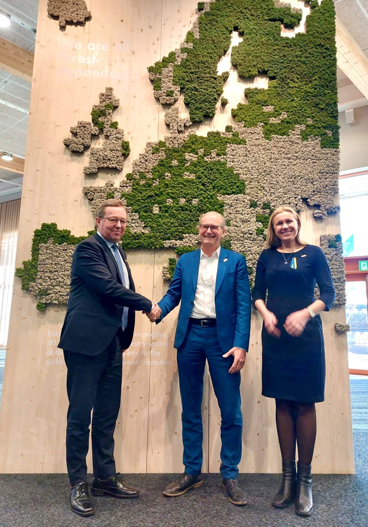 (de g. à dr.) Mika Lintilä, ministre de l'Économie (Finlande); Claude Turmes, ministre de l'Energie (Luxembourg); Kadri Simson, Commissaire européenne à l'Énergie