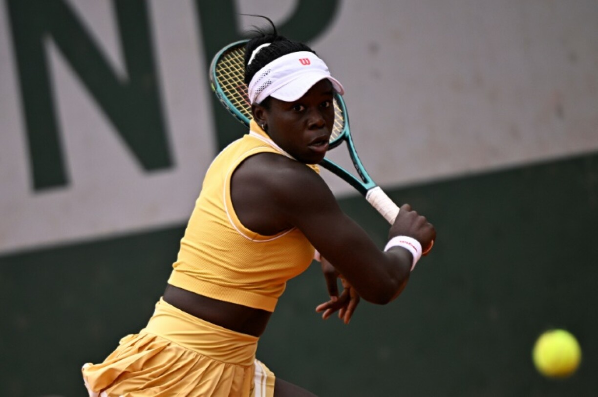 Victoria Mboko in action during her second-round victory over Eva Lys