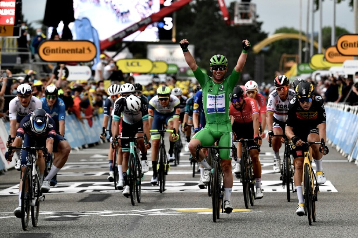 La joie du Britannique Mark Cavendish, vainqueur au sprint de la 10e étape du Tour de France, disputée entre Albertville et Valence, le 6 juillet 2021