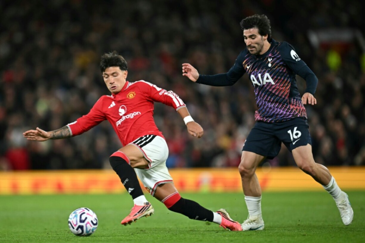 Manchester United defender Lisandro Martinez (left) criticised the club's transfer business
