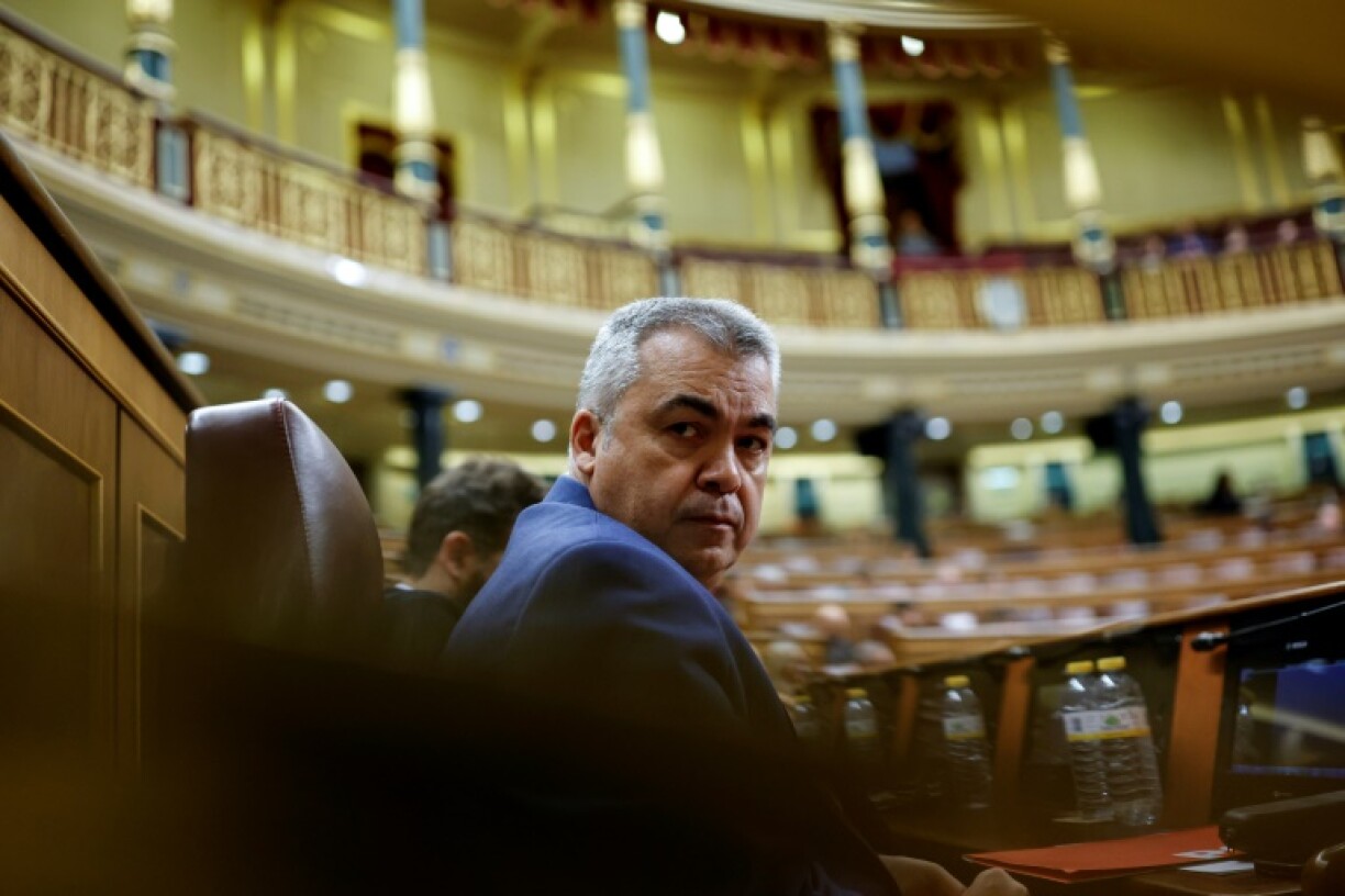 Santos Cerdan is suspected of being an accomplice in the alleged improper awarding of a public contract during the Covid-19 pandemic