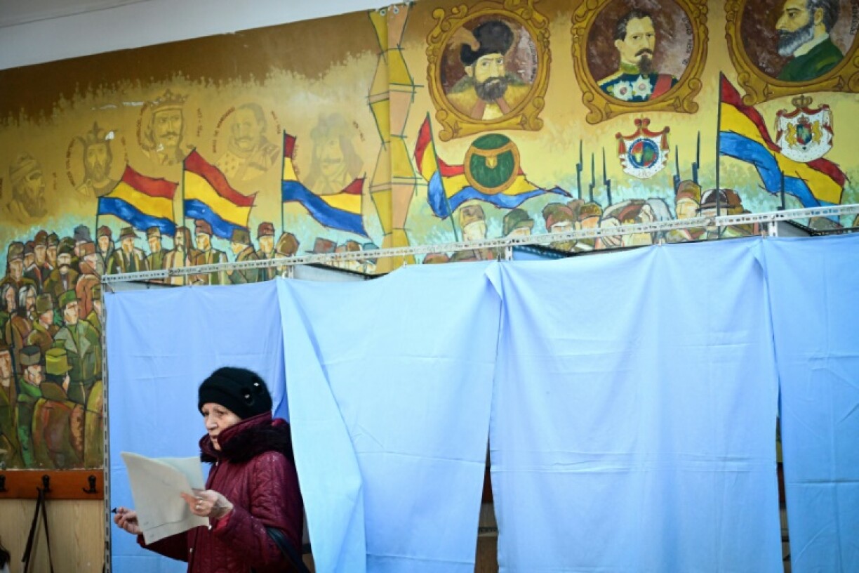Romania's top court ordered a recount of the November 24 first-round presidential election