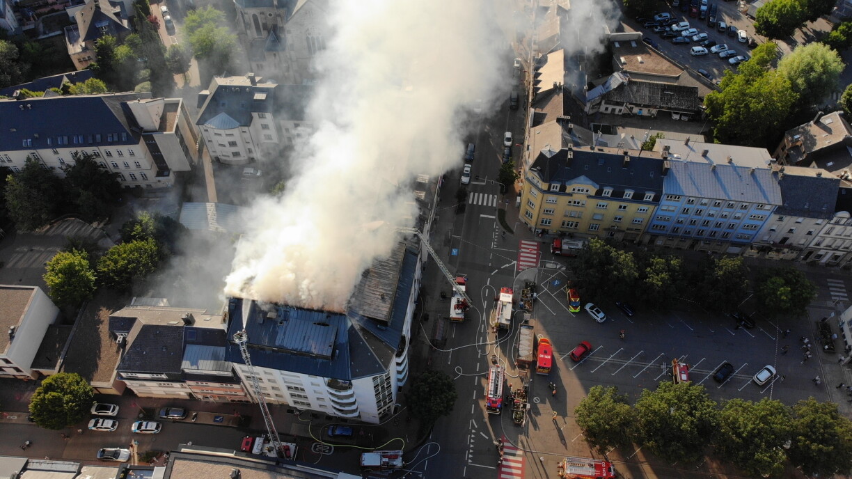 Une image de drone de l'incendie, qui a permis au CGDIS d'organiser l'opération.