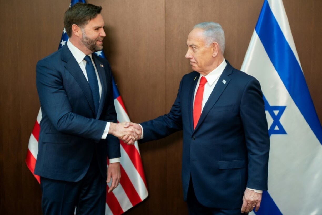 US Vice President JD Vance (L) met Israeli Prime Minister Benjamin Netanyahu in Jerusalem