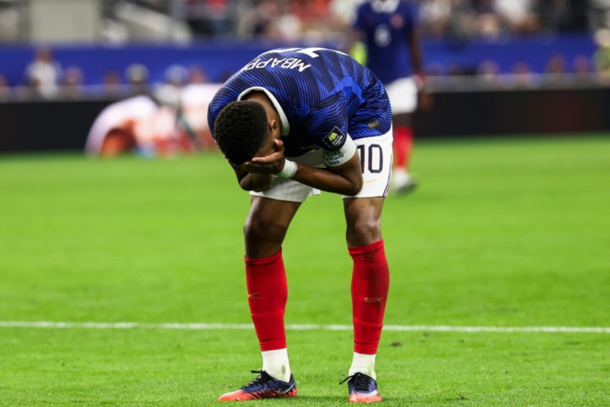 Le désarroi de Kylian Mbappé après l'élimination de la France par l'Espagne en demi-finale de la Coupe du monde au AT&T Stadium d'Arlington, près de Dallas, le 14 juillet 2026