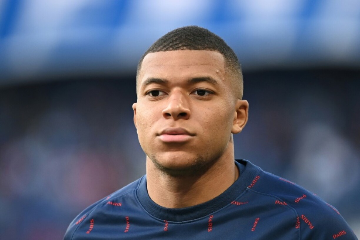 L'attaquant du PSG Kylian Mbappé avant le match contre Troyes, le 8 mai 2022 au Parc des Princes