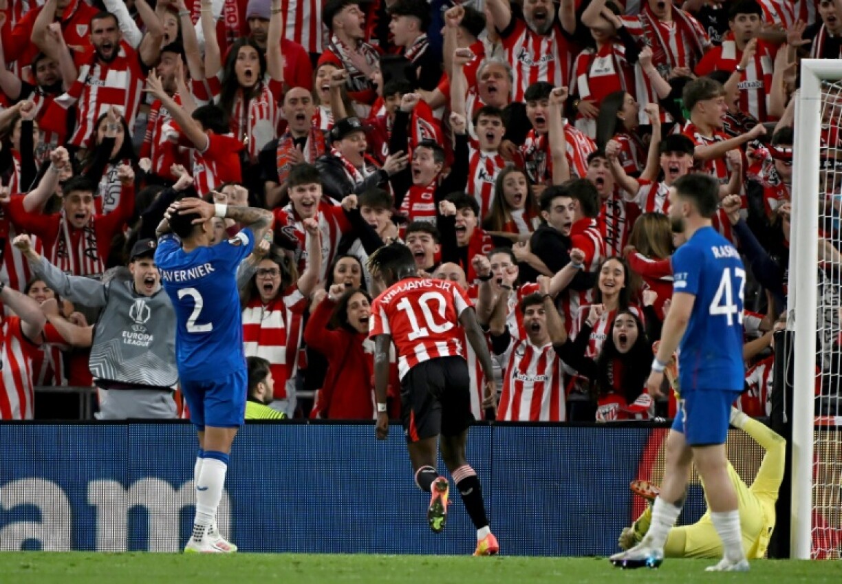 Nico Williams (C) celebrates scoring Athletic Bilbao's second goal against Rangers