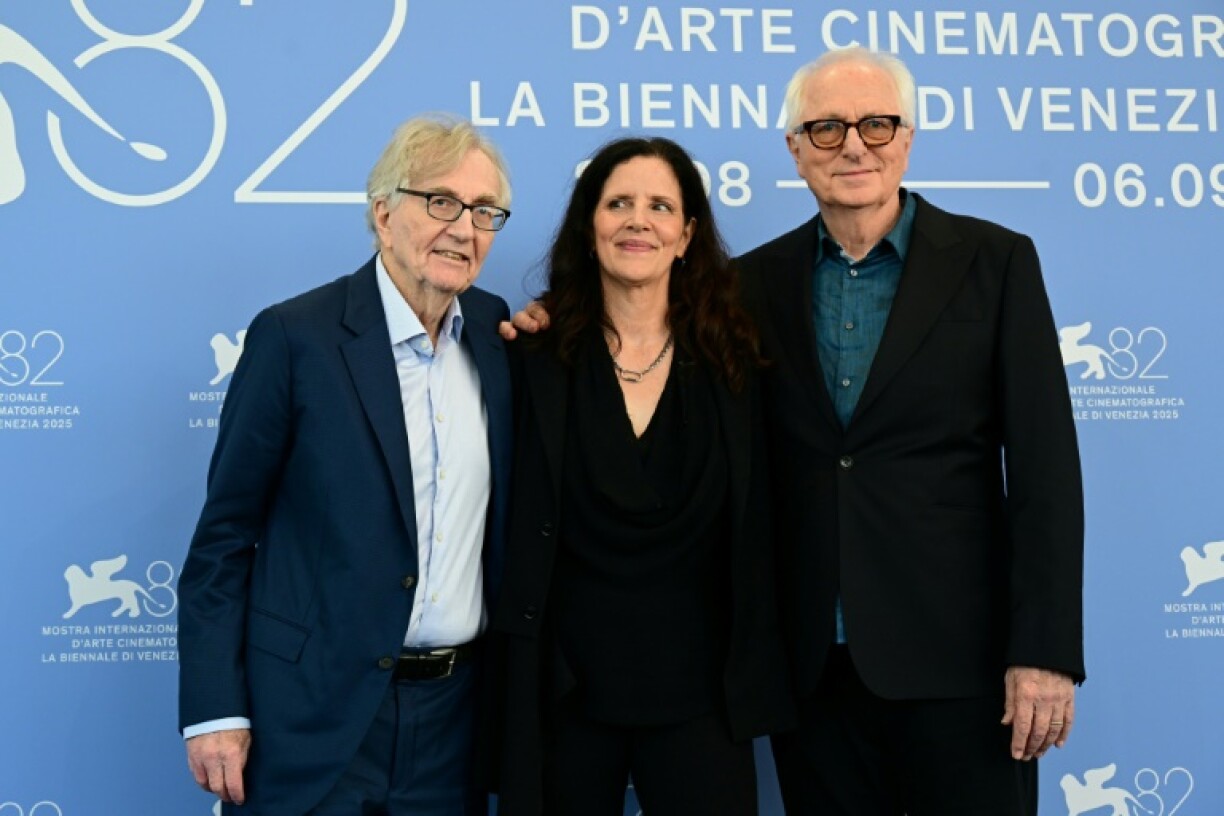 Hersh (L) is the subject of the film by Laura Poitras (C) and Mark Obenhaus (R)