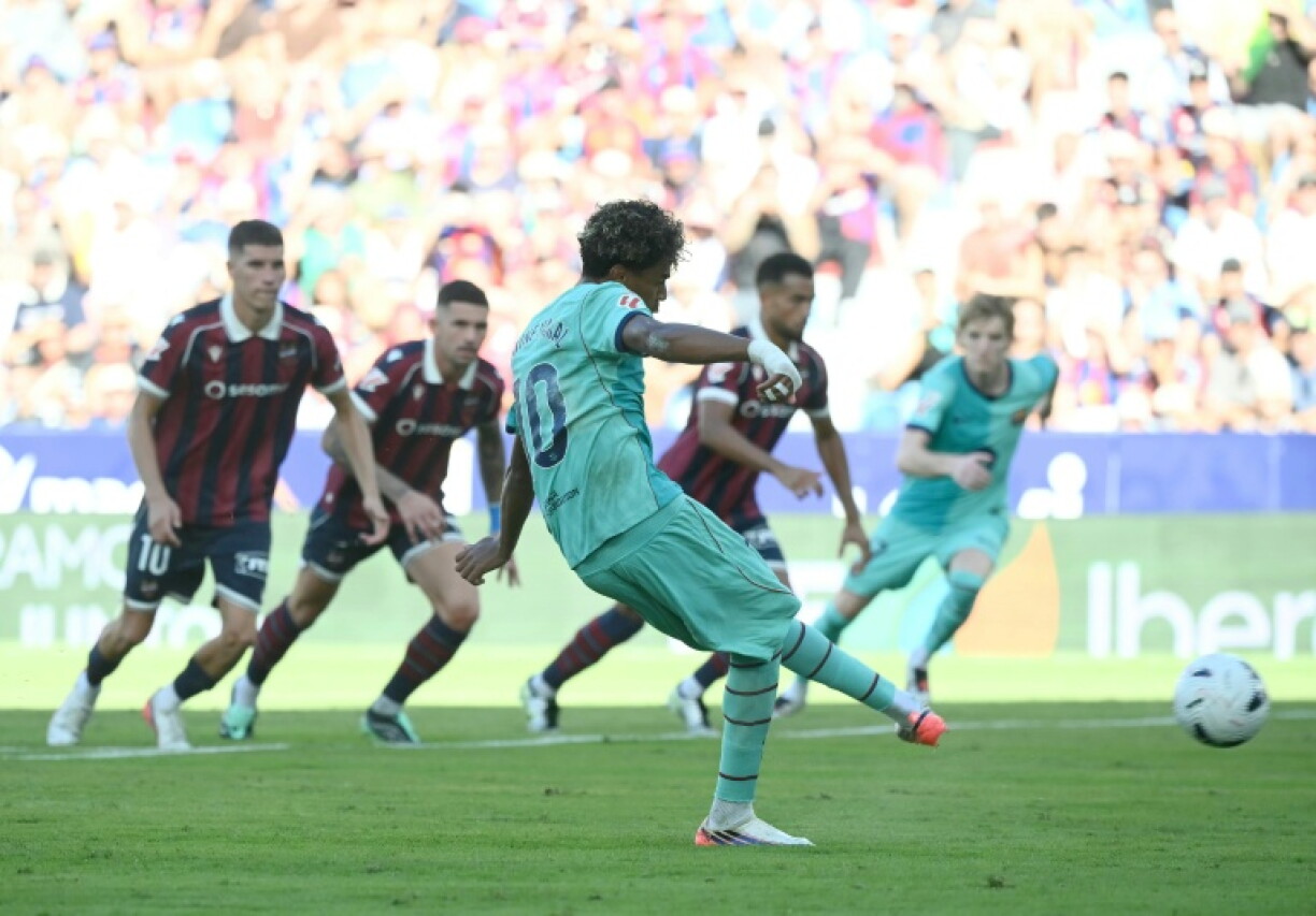 Lamine Yamal marque le 3e but de Barcelone contre Levante en Liga le 13 septembre 2026 à Valence