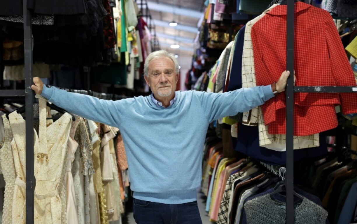 Javier Toledo, PDG de Peris Costumes, dans les entrepôts de la société, le 26 septembre 2022 à Algete, au nord de Madrid