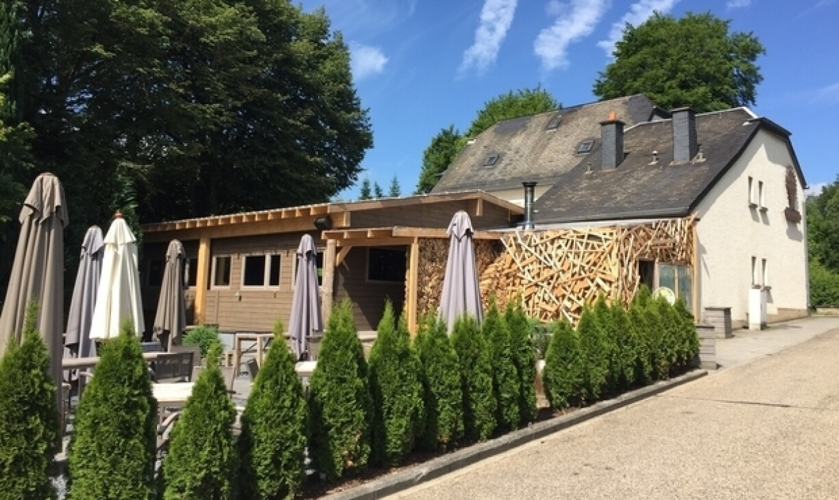 Zum Verglach: Hei de Corpus delicti, also d'Veranda an der Gréngzon.