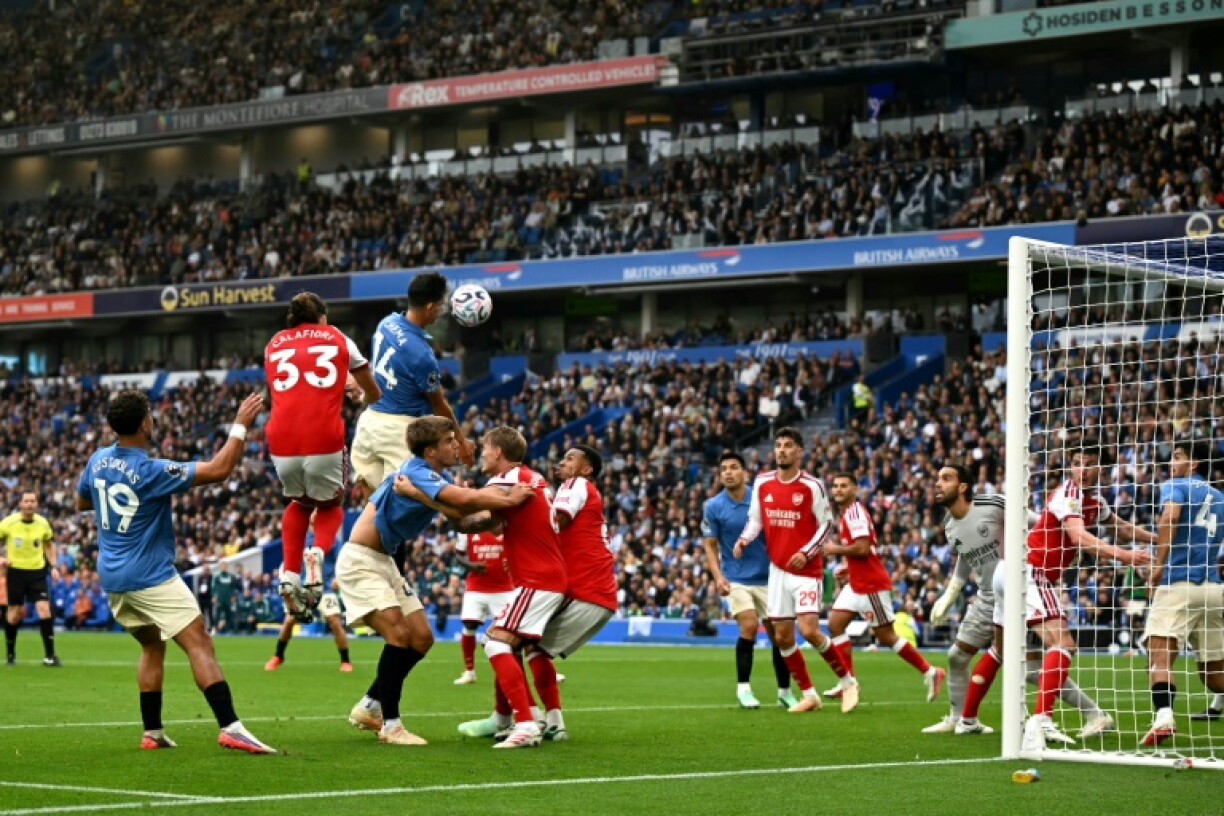 Chema Andrés inscrit le 3e but de Brighton lors de sa victoire à domicile contre Arsenal, le 19 septembre 2026