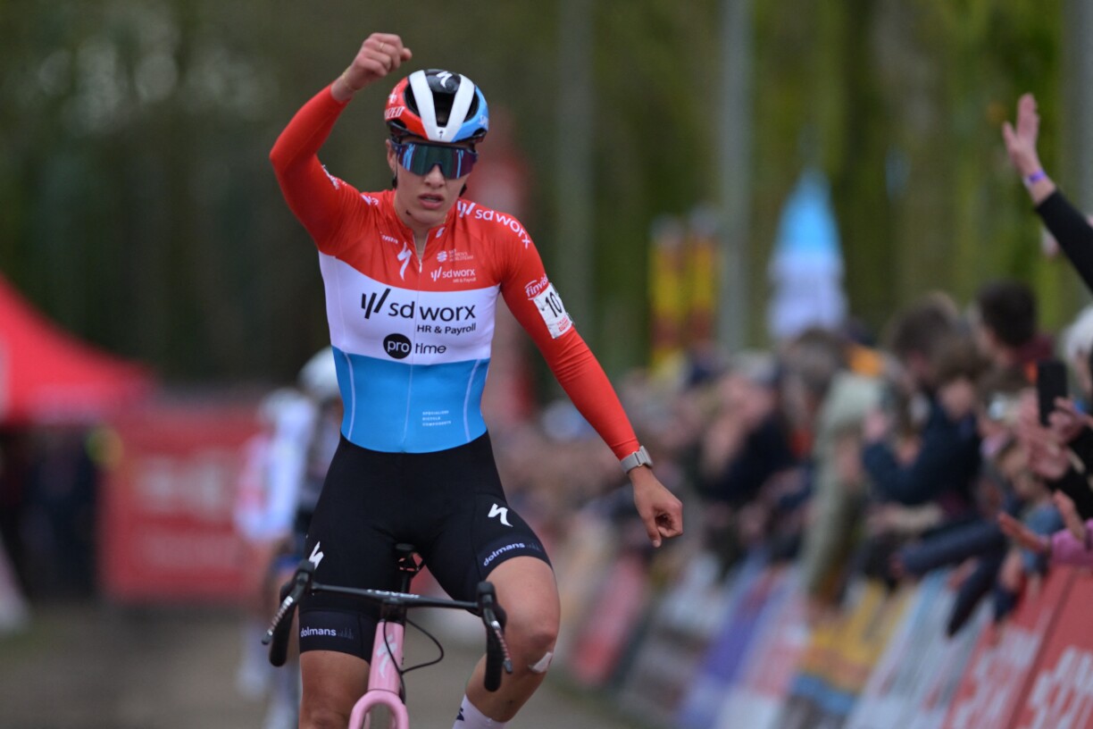 D'Marie Schreiber konnt sech um Exact Cross zu Maldegem feiere loossen.