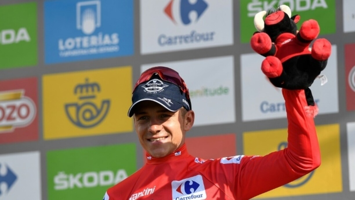 Remco Evenepoe bleift am General a Féierung