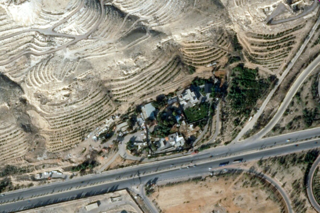 A satellite image of the Fourth Division's Security Bureau headquarters near Damascus