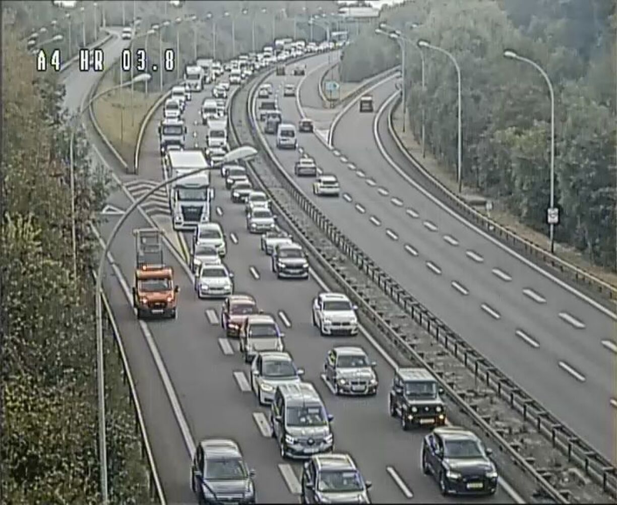 Les bouchons entre Leudelange et Luxembourg sur l'A4, avant 16h.
