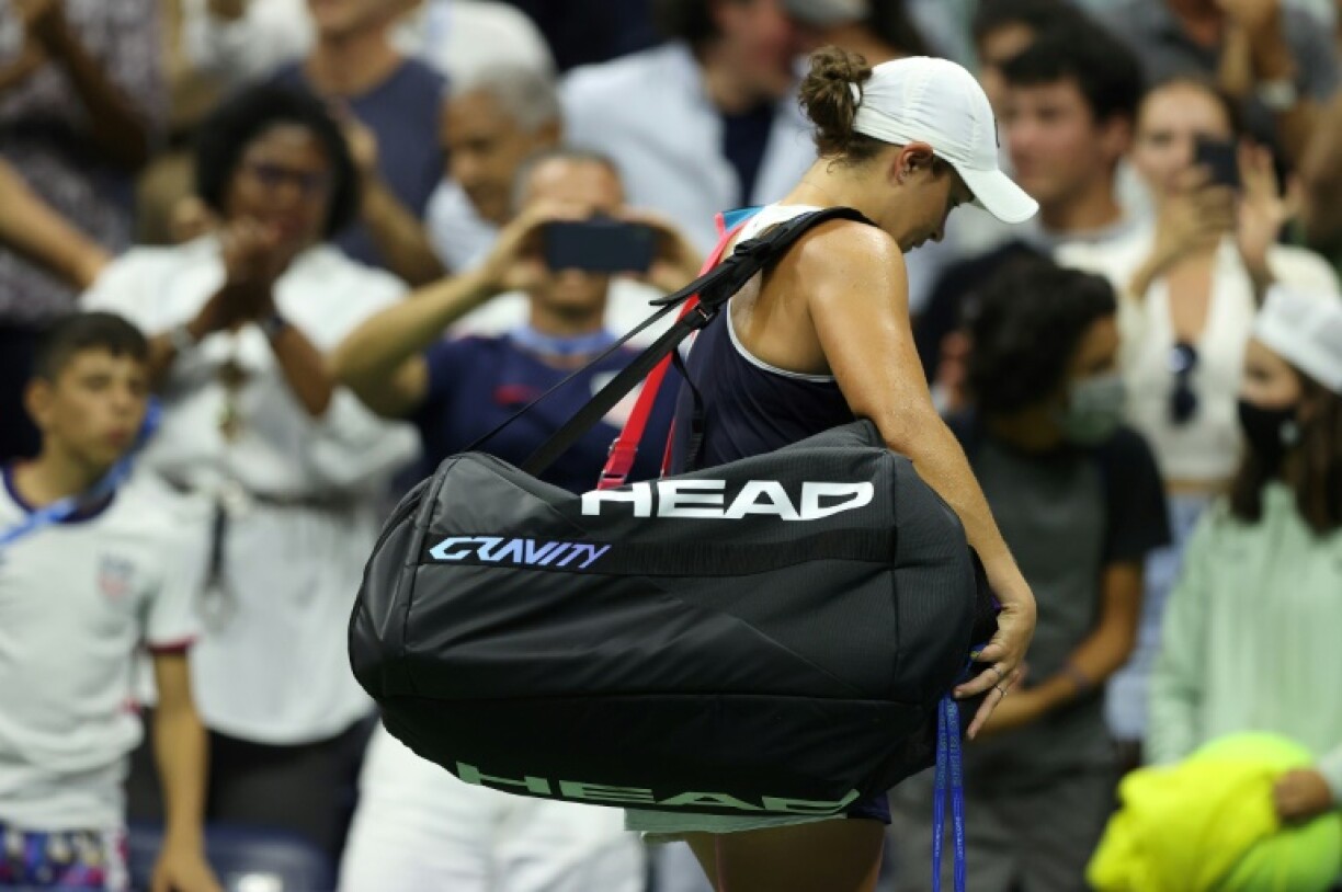 L'Australienne Ashleigh Barty quitte le court après sa défaite contre l'Américaine Shelby Rogers à l'US Open de New York, le 4 septembre 2021
