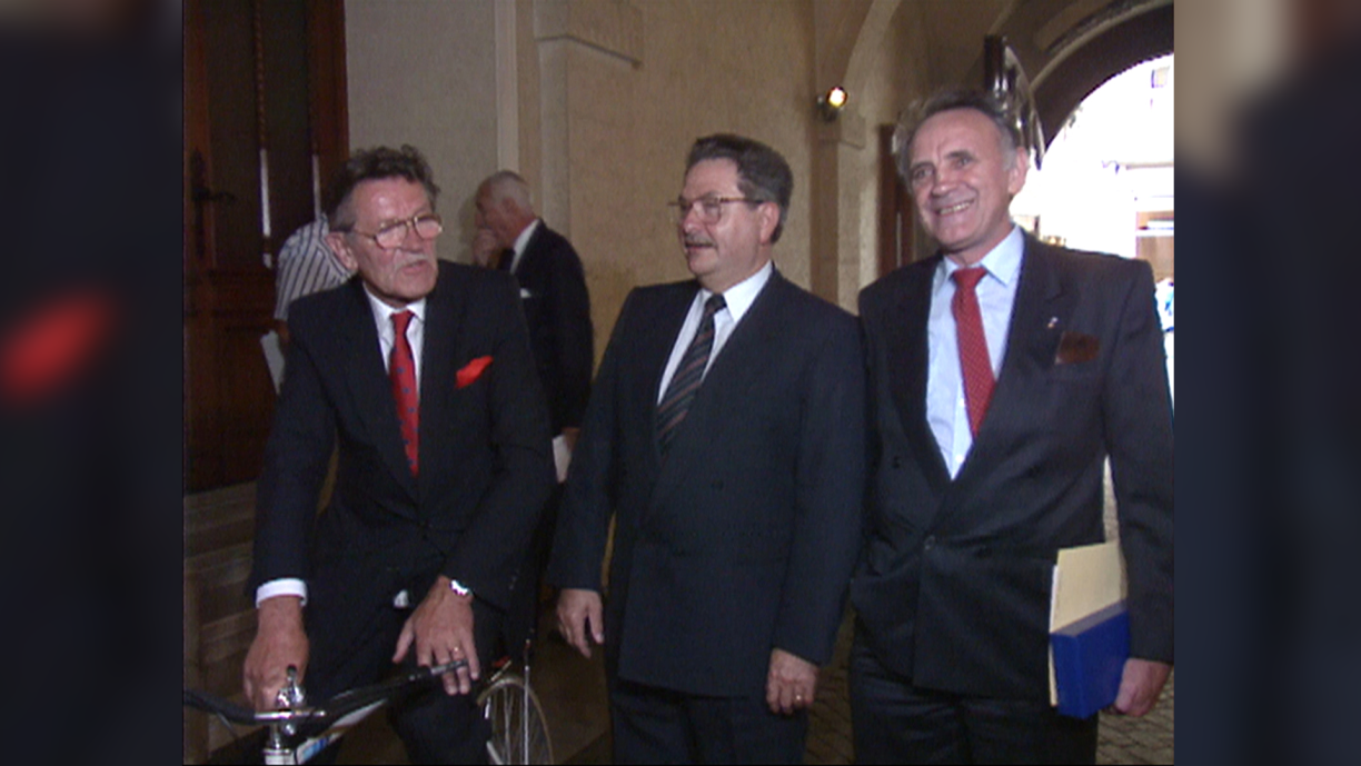 De Marcel Schlechter mam Robert Krieps an dem Benny Berg