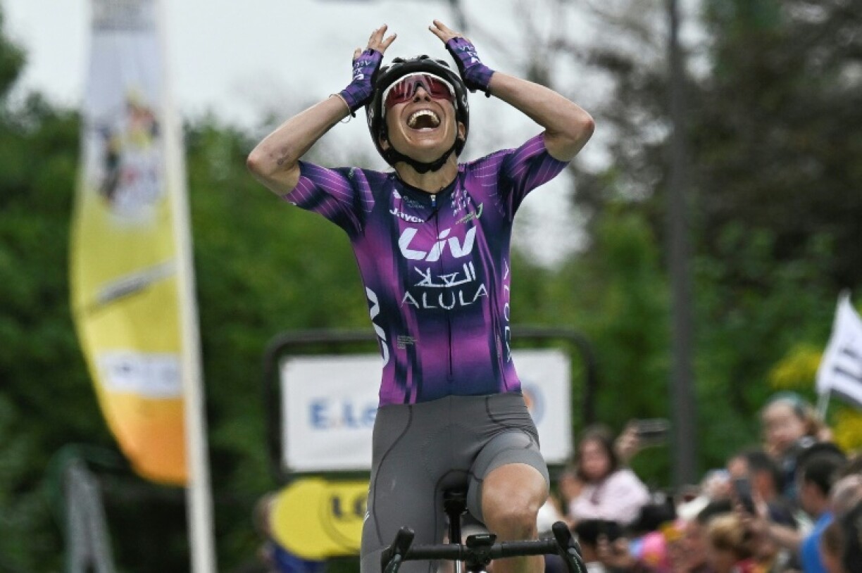 Liv-Alula-Jayco team's Spanish rider Mavi Garcia celebrates after winning the second stage of the women's Tour de France