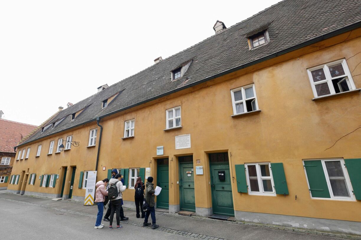 Créés en 1521 par le banquier Jacob Fugger, les plus vieux logements sociaux du monde, selon leurs administrateurs, sont toujours en service et très demandés.