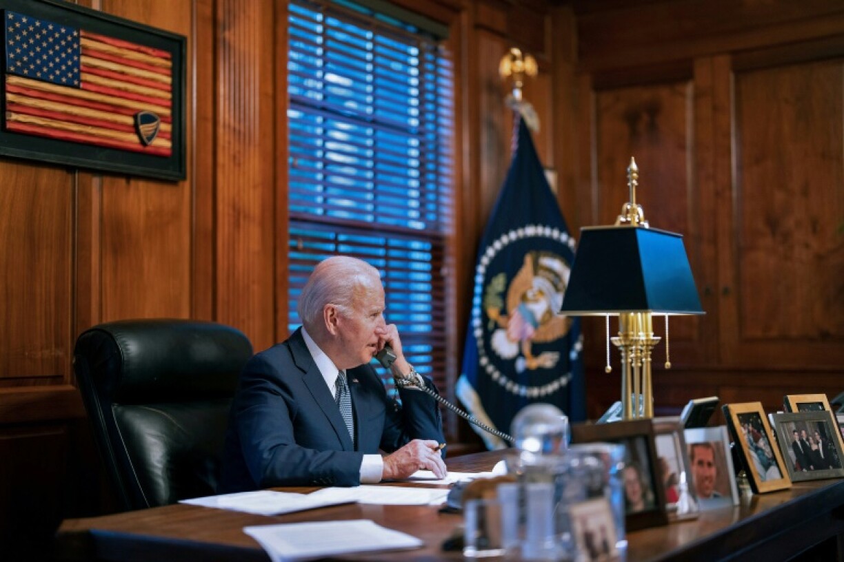 Le président américain Joe Biden lors d'un échange avec son homologue russe Vladimir Poutine, à Wilmington, dans le Delaware, le 30 décembre 2021